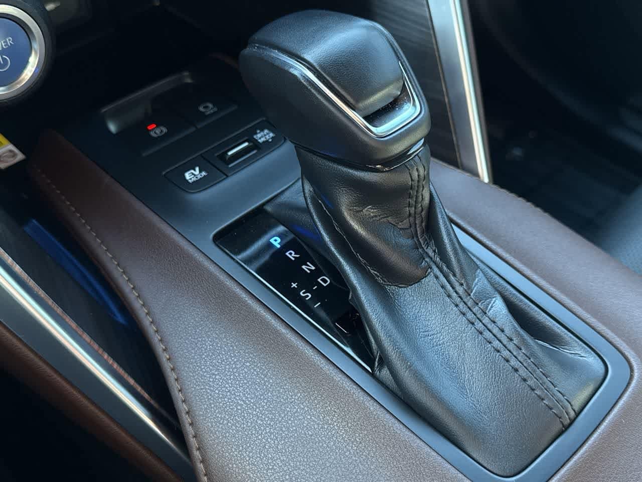 Thumbnail: 2022 Toyota Venza - 20