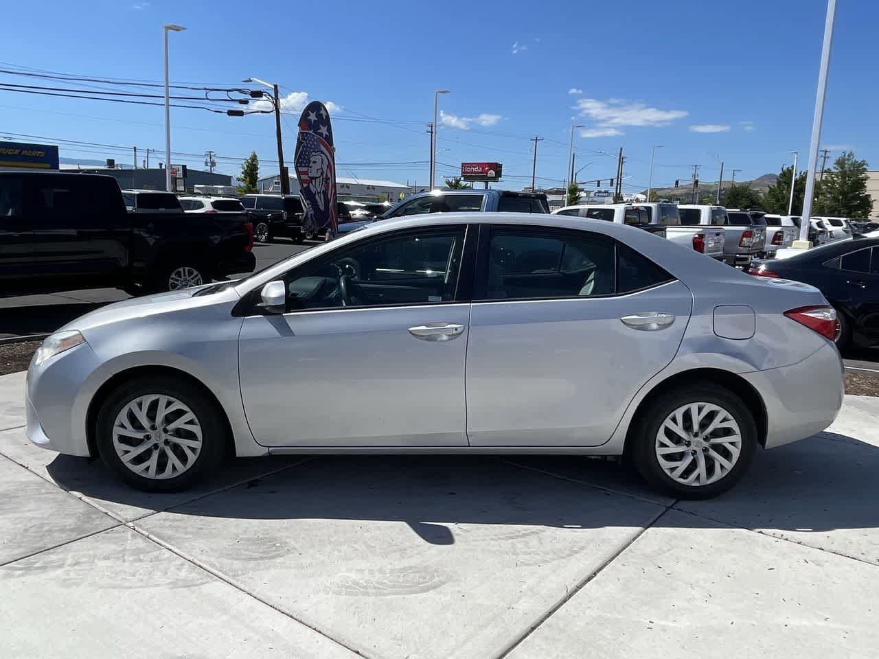 Thumbnail: 2015 Toyota Corolla - 2