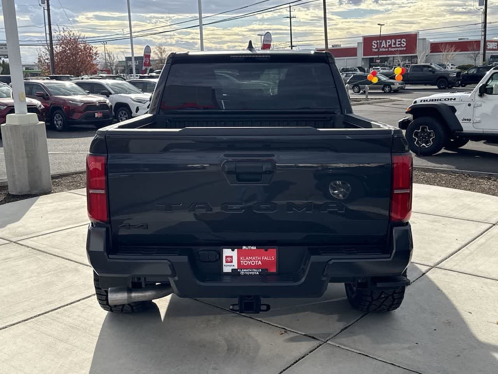 New 2025 Toyota Tacoma SR5 Truck Double Cab