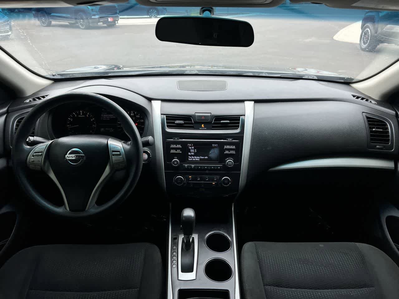 Thumbnail: 2015 Nissan Altima - 15