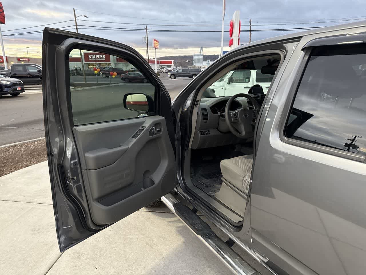 Thumbnail: 2021 Nissan Frontier - 10