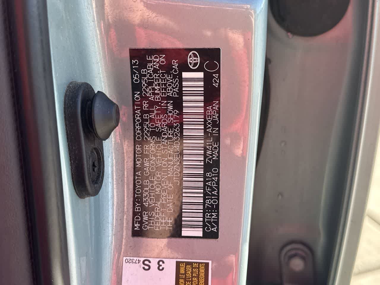 Thumbnail: 2013 Toyota Prius v - 24