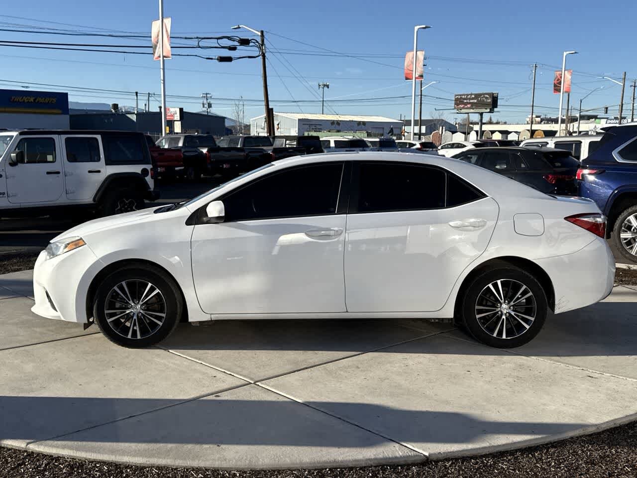 Thumbnail: 2016 Toyota Corolla - 2