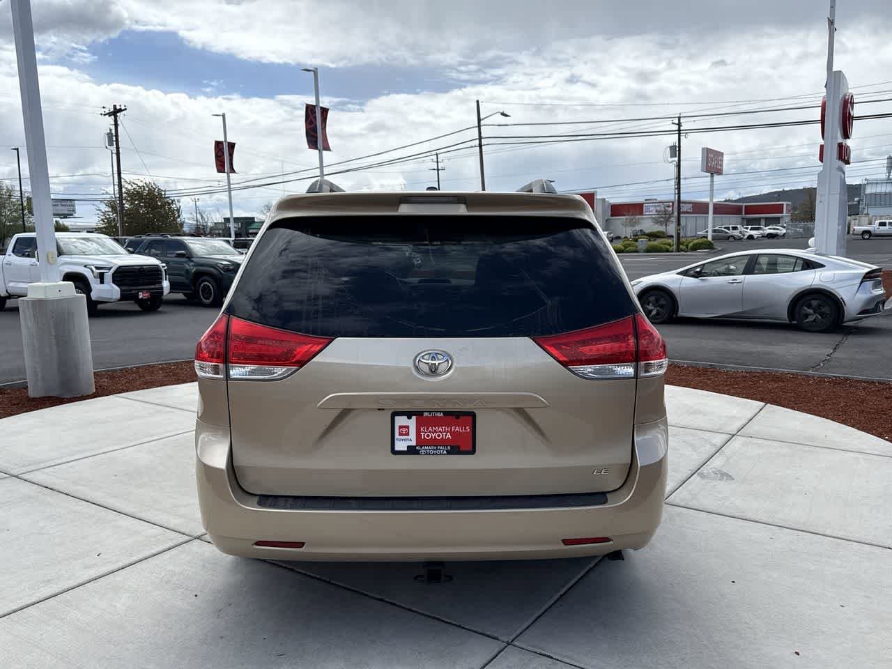 Thumbnail: 2012 Toyota Sienna - 4