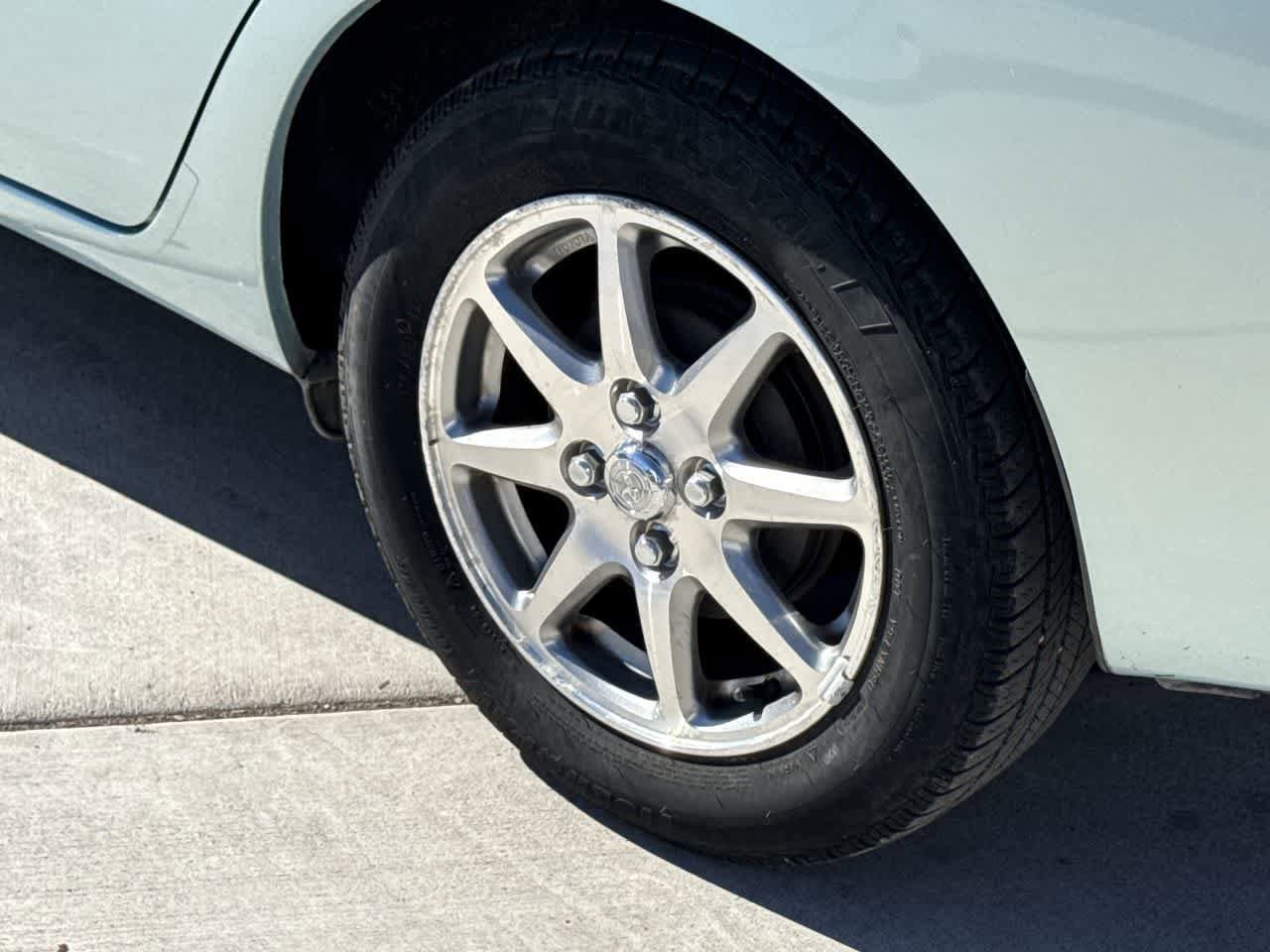 Thumbnail: 2002 Toyota Prius - 8