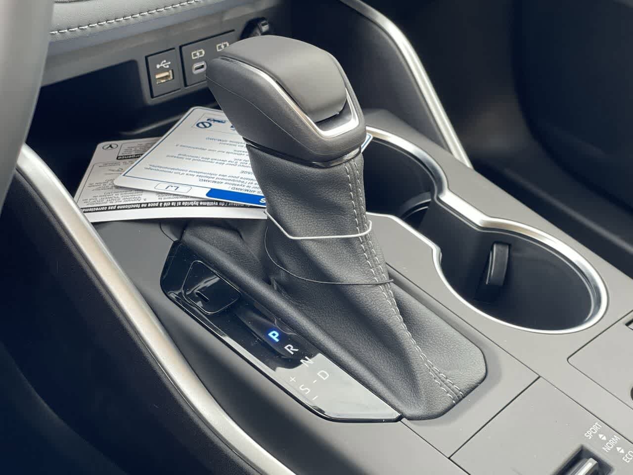 Thumbnail: 2023 Toyota Highlander - 24