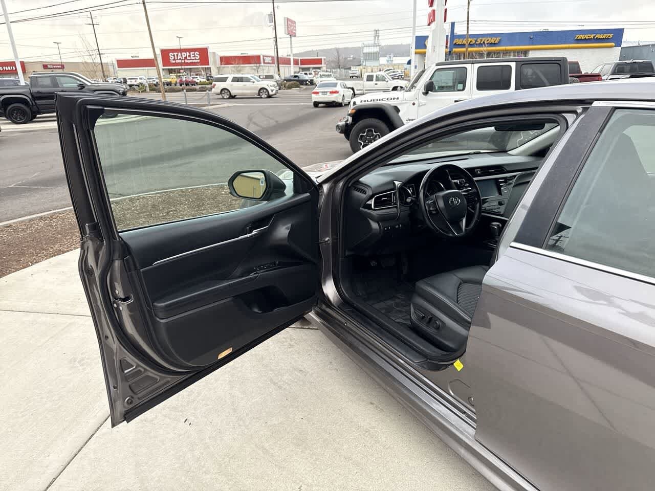 Thumbnail: 2019 Toyota Camry - 10