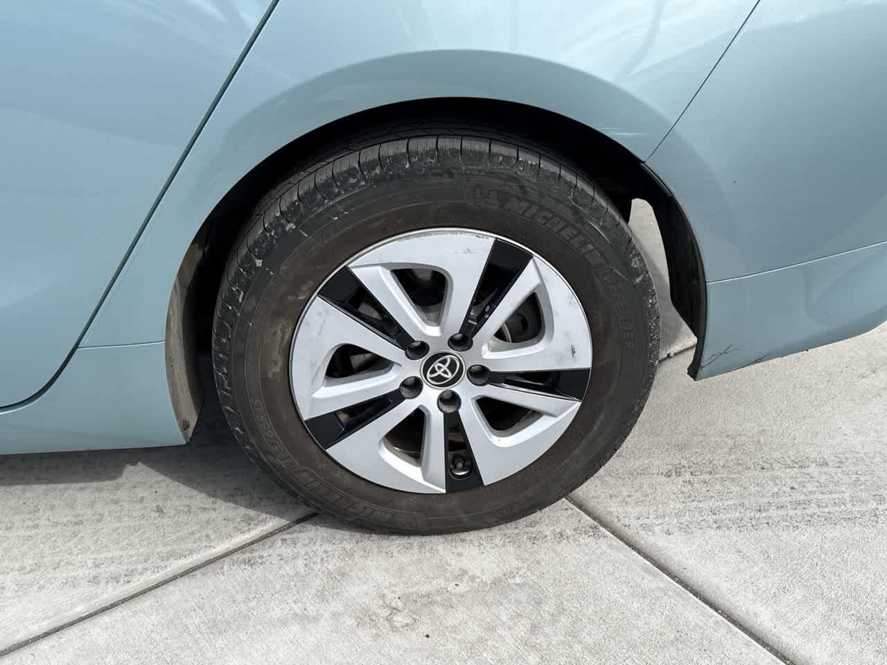 Thumbnail: 2017 Toyota Prius - 8