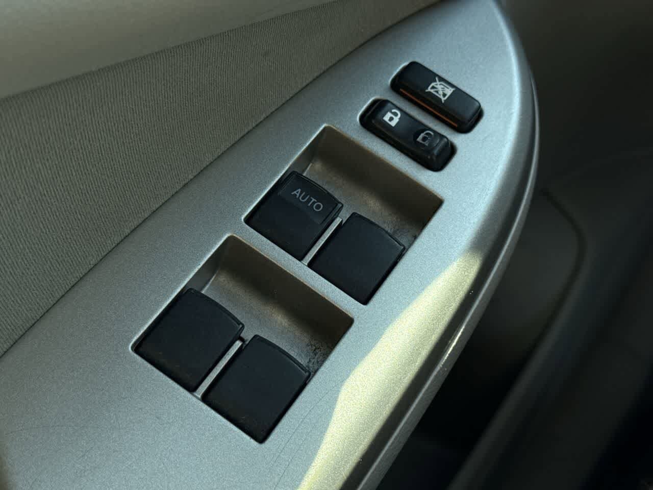 Thumbnail: 2012 Toyota Corolla - 21
