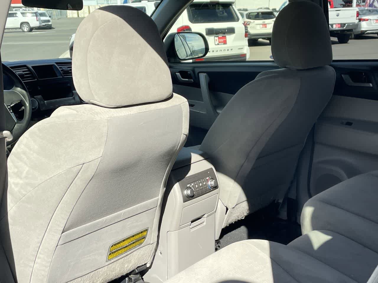 Thumbnail: 2012 Toyota Highlander - 14