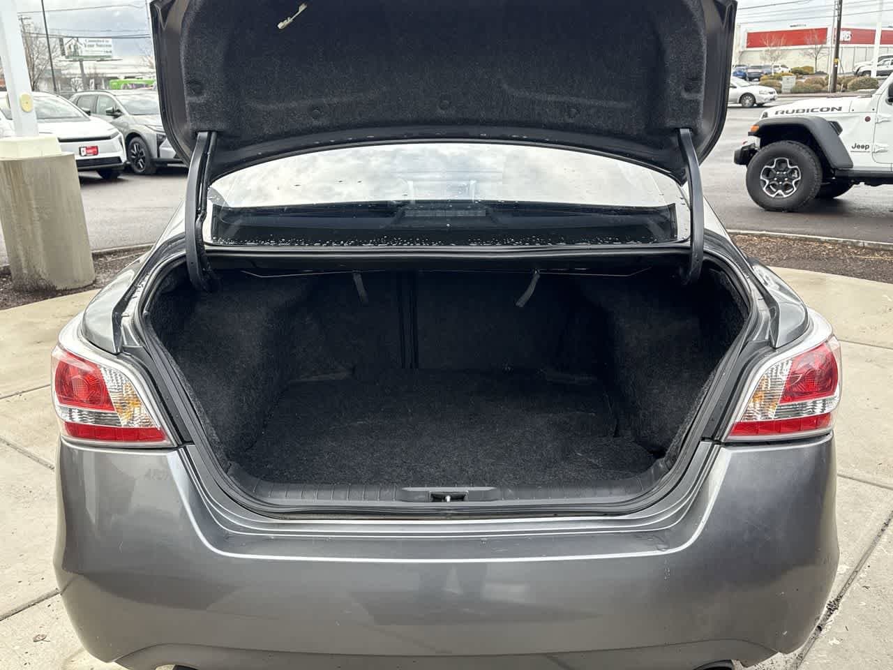 Thumbnail: 2015 Nissan Altima - 6