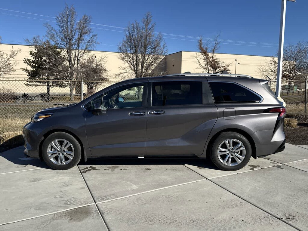 Certified 2022 Toyota Sienna Platinum 7 Passenger Van Passenger Van