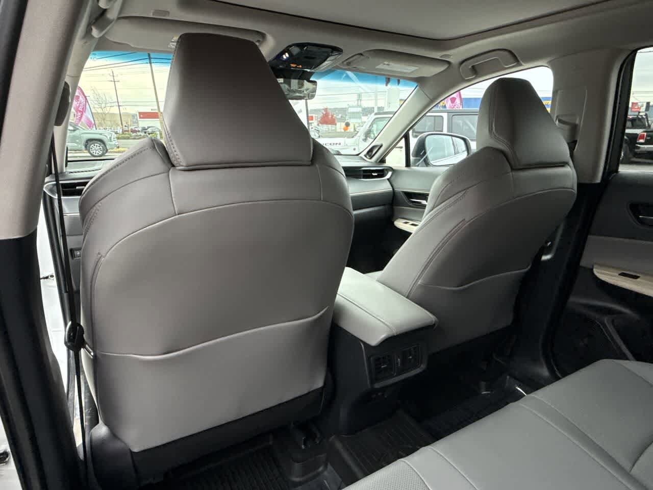 Thumbnail: 2024 Toyota Venza - 13