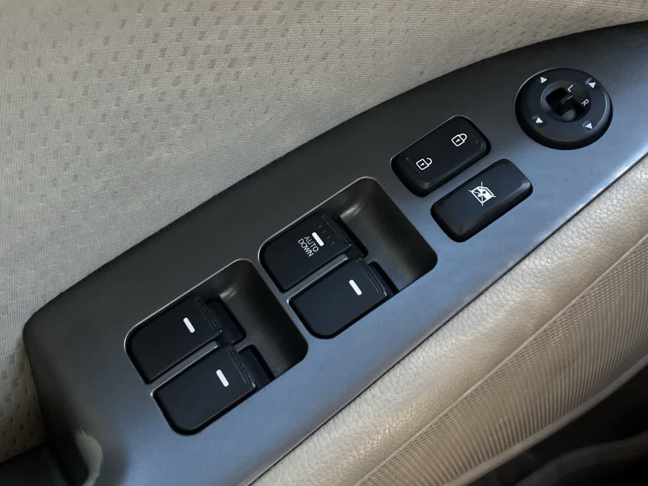 Thumbnail: 2012 Kia Optima - 21