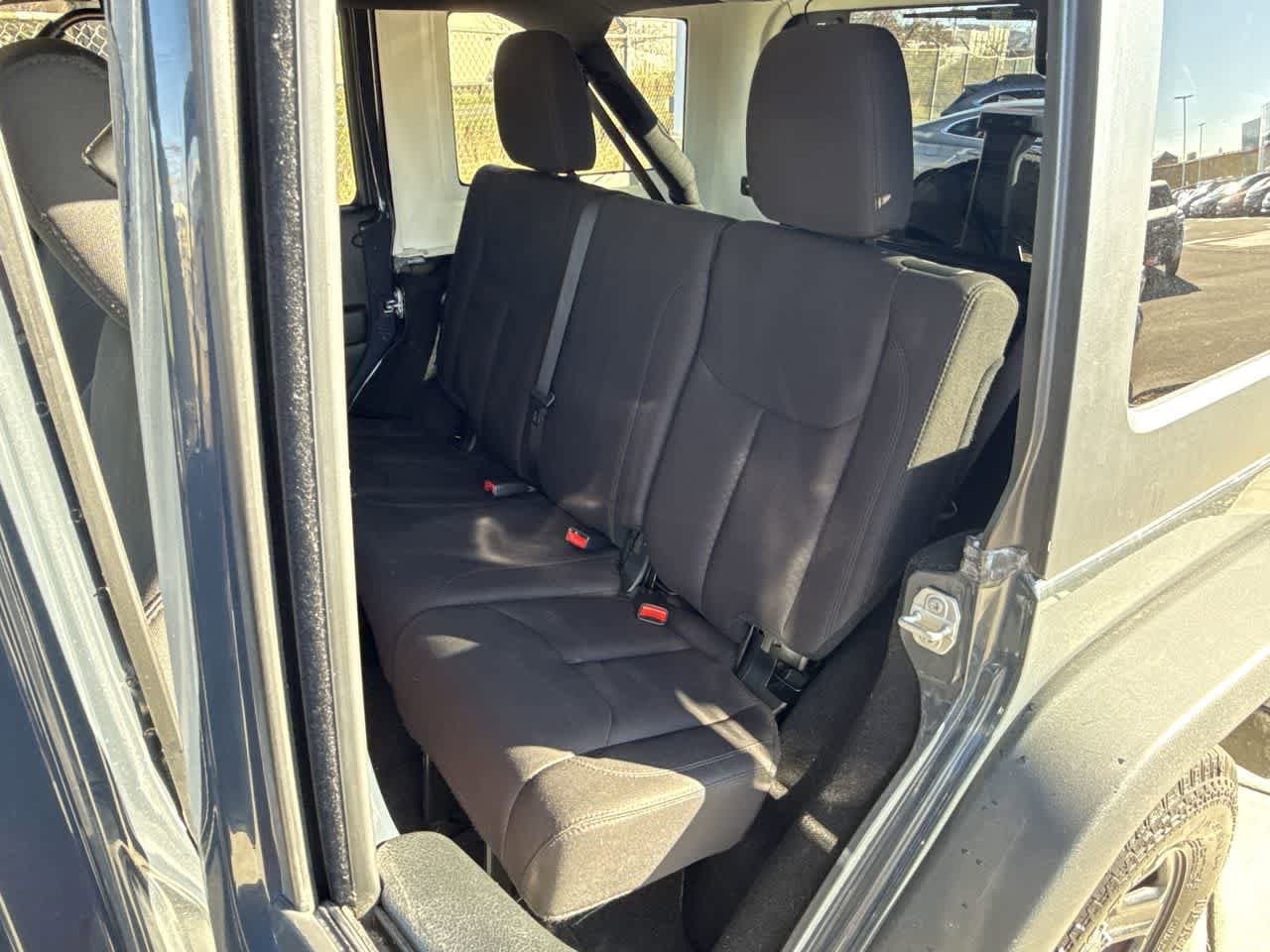 Thumbnail: 2018 Jeep Wrangler - 12