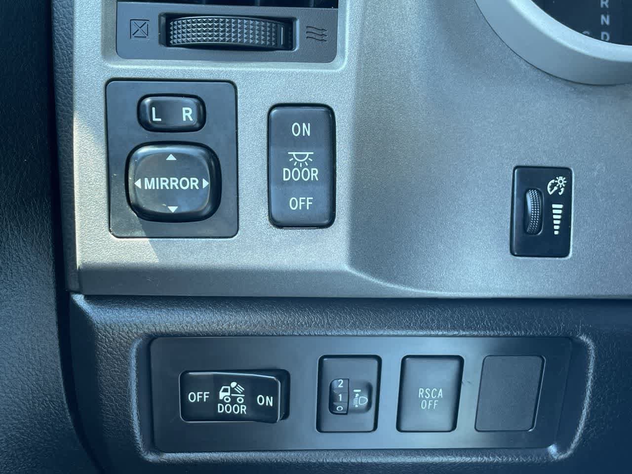 Thumbnail: 2010 Toyota Tundra - 21