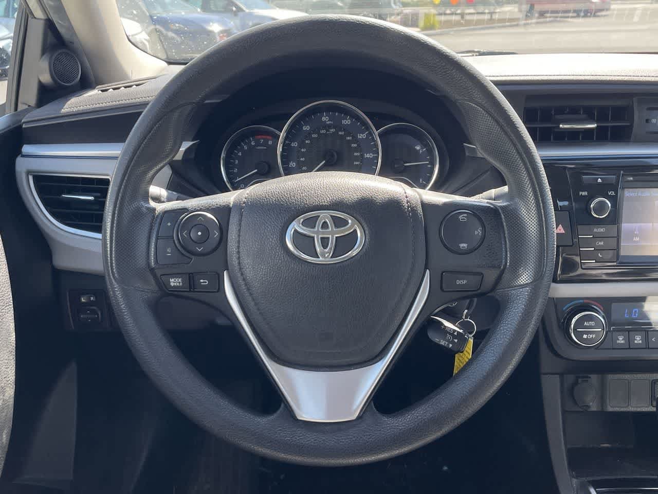 Thumbnail: 2015 Toyota Corolla - 16