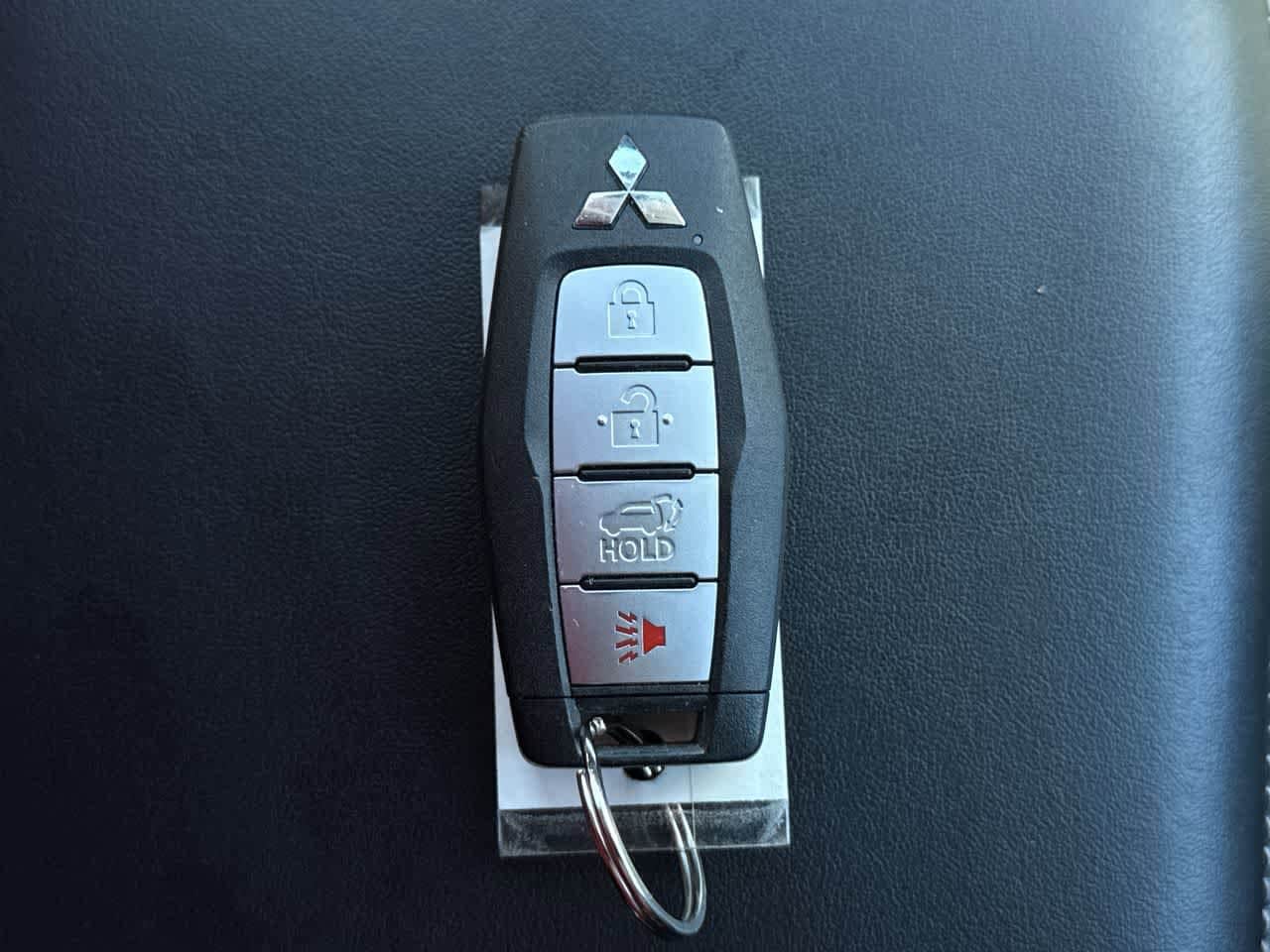 Thumbnail: 2022 Mitsubishi Outlander - 23