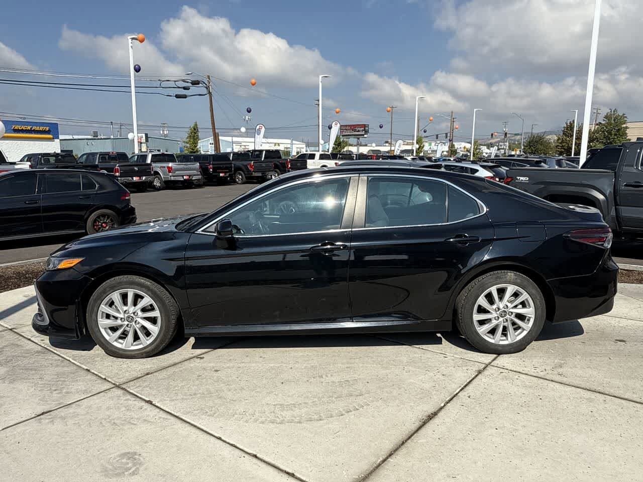 2023 Toyota Camry LE photo 2