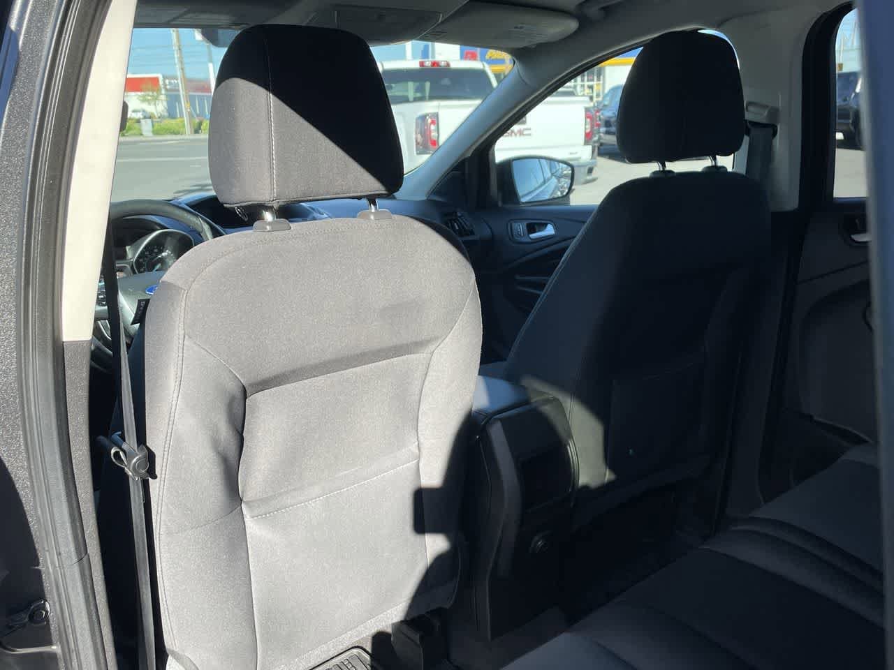 Thumbnail: 2015 Ford Escape - 14