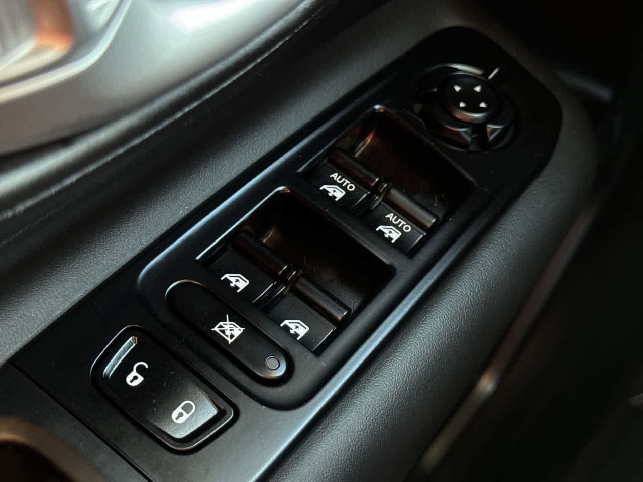 Thumbnail: 2023 Jeep Renegade - 22