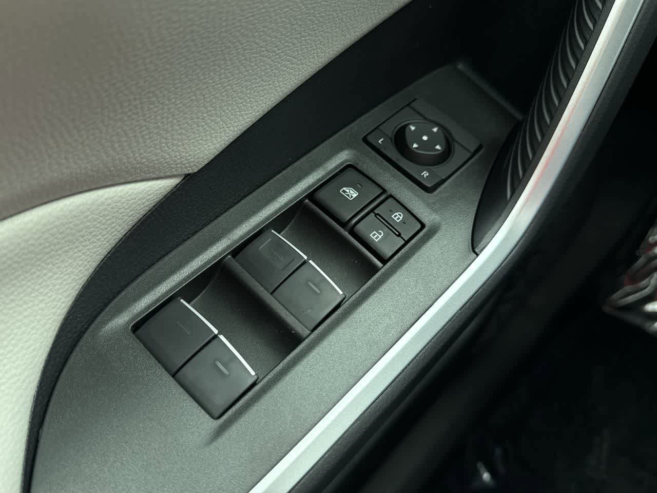 Thumbnail: 2025 Toyota RAV4 - 22