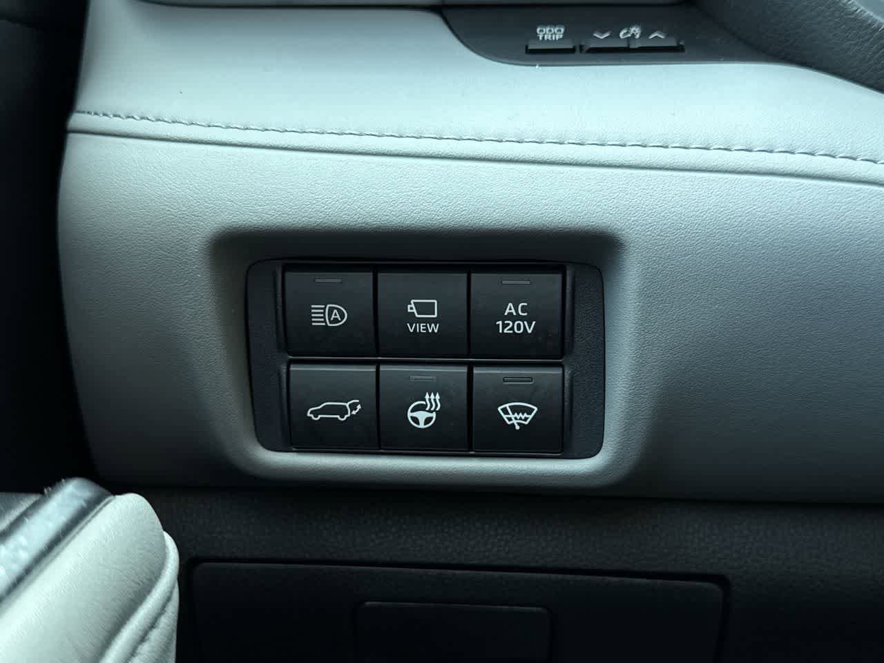 Thumbnail: 2021 Toyota Highlander - 22