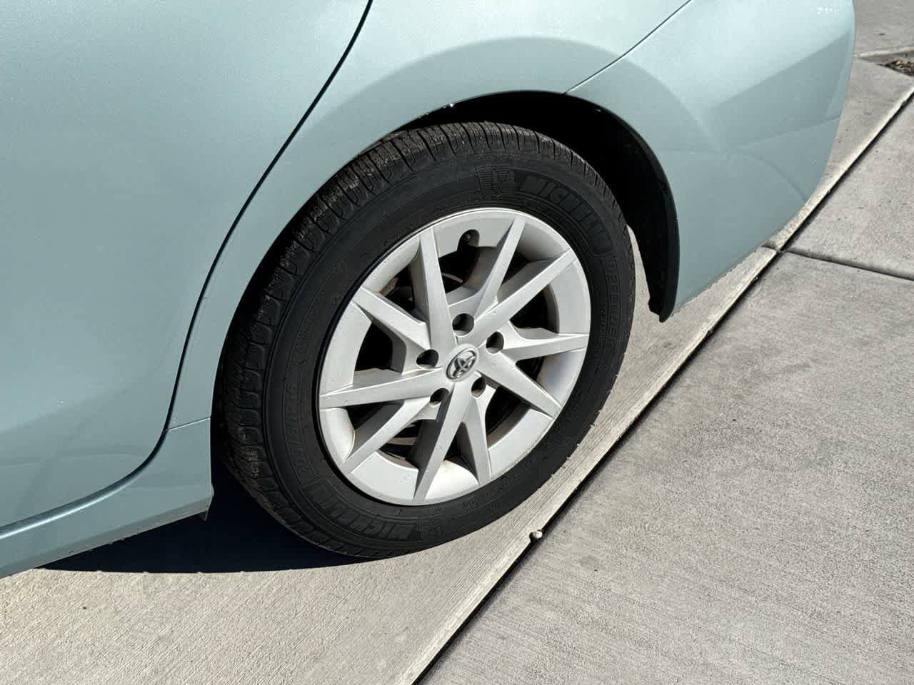 Thumbnail: 2013 Toyota Prius v - 8