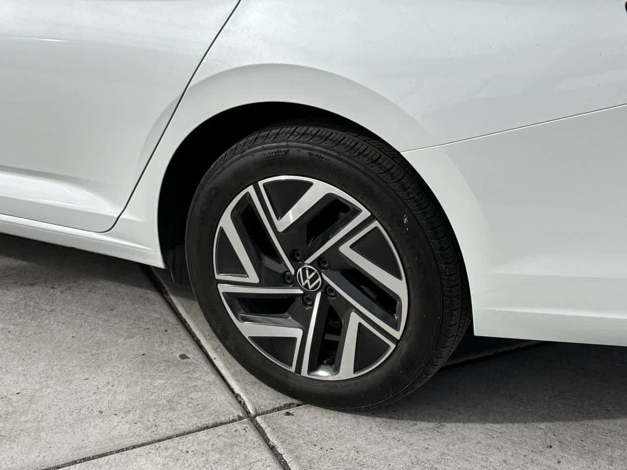 Thumbnail: 2024 Volkswagen Jetta - 8