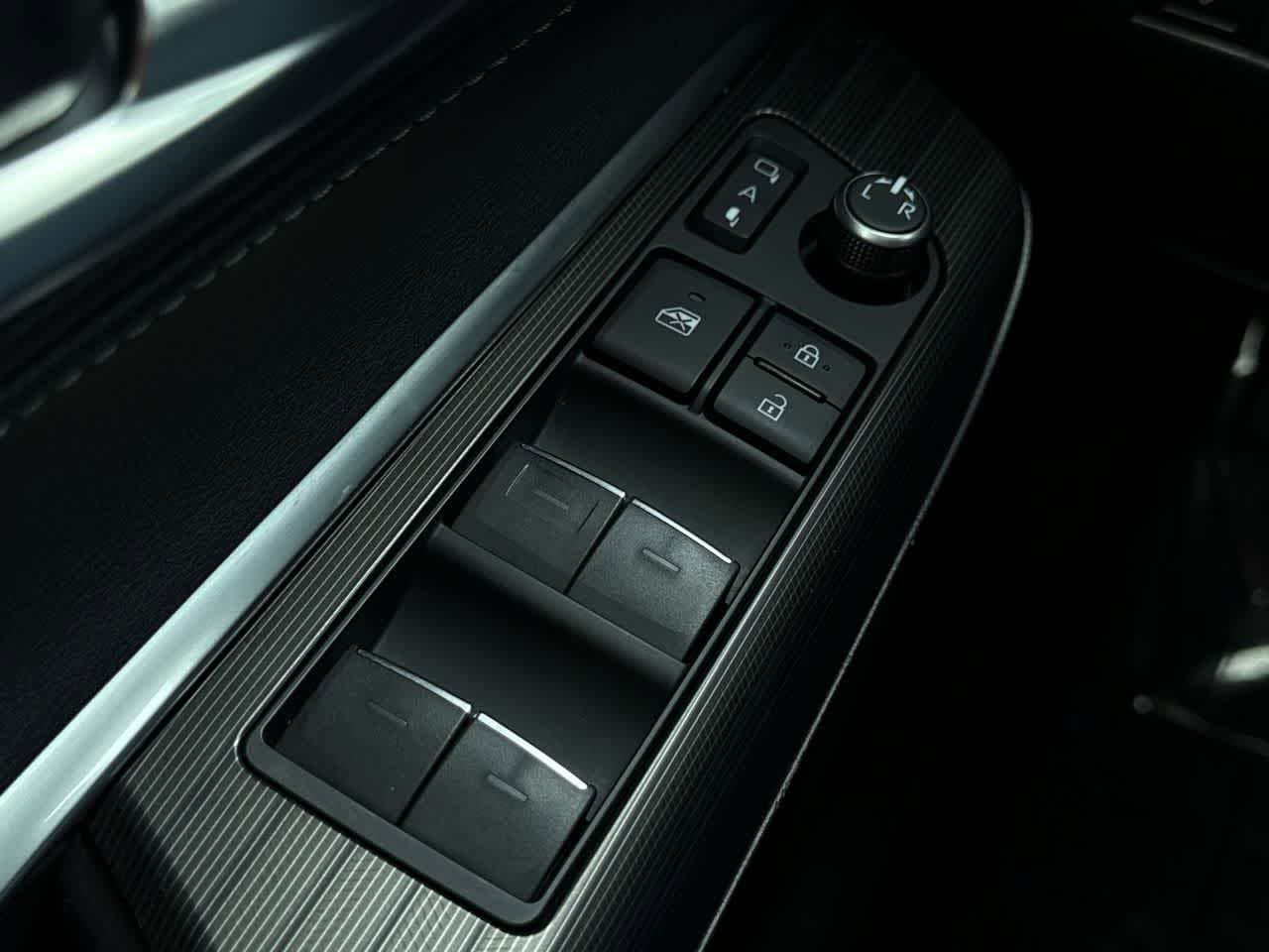 Thumbnail: 2024 Toyota Venza - 22