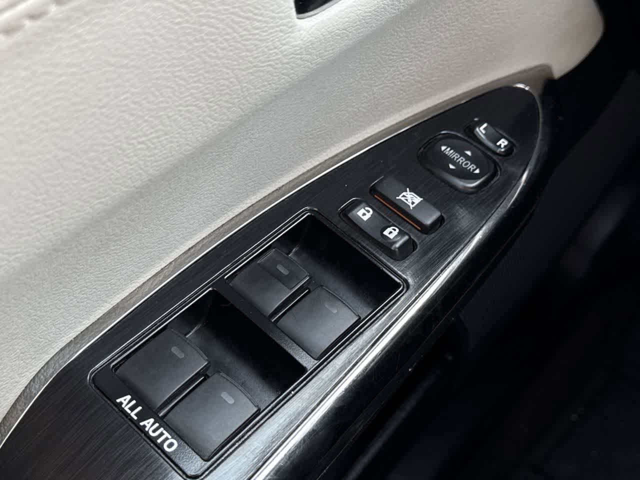 Thumbnail: 2015 Toyota Avalon - 22