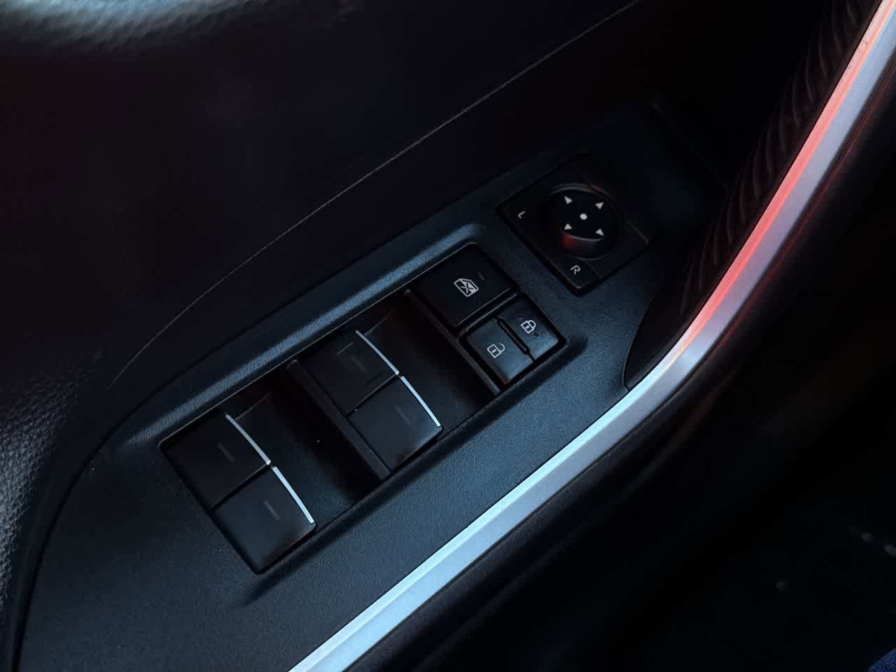 Thumbnail: 2022 Toyota RAV4 - 22