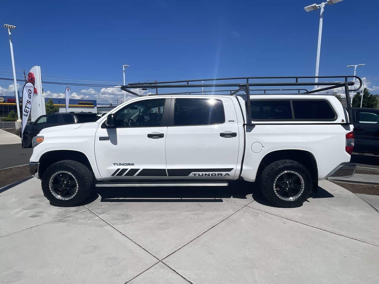 Thumbnail: 2015 Toyota Tundra - 2