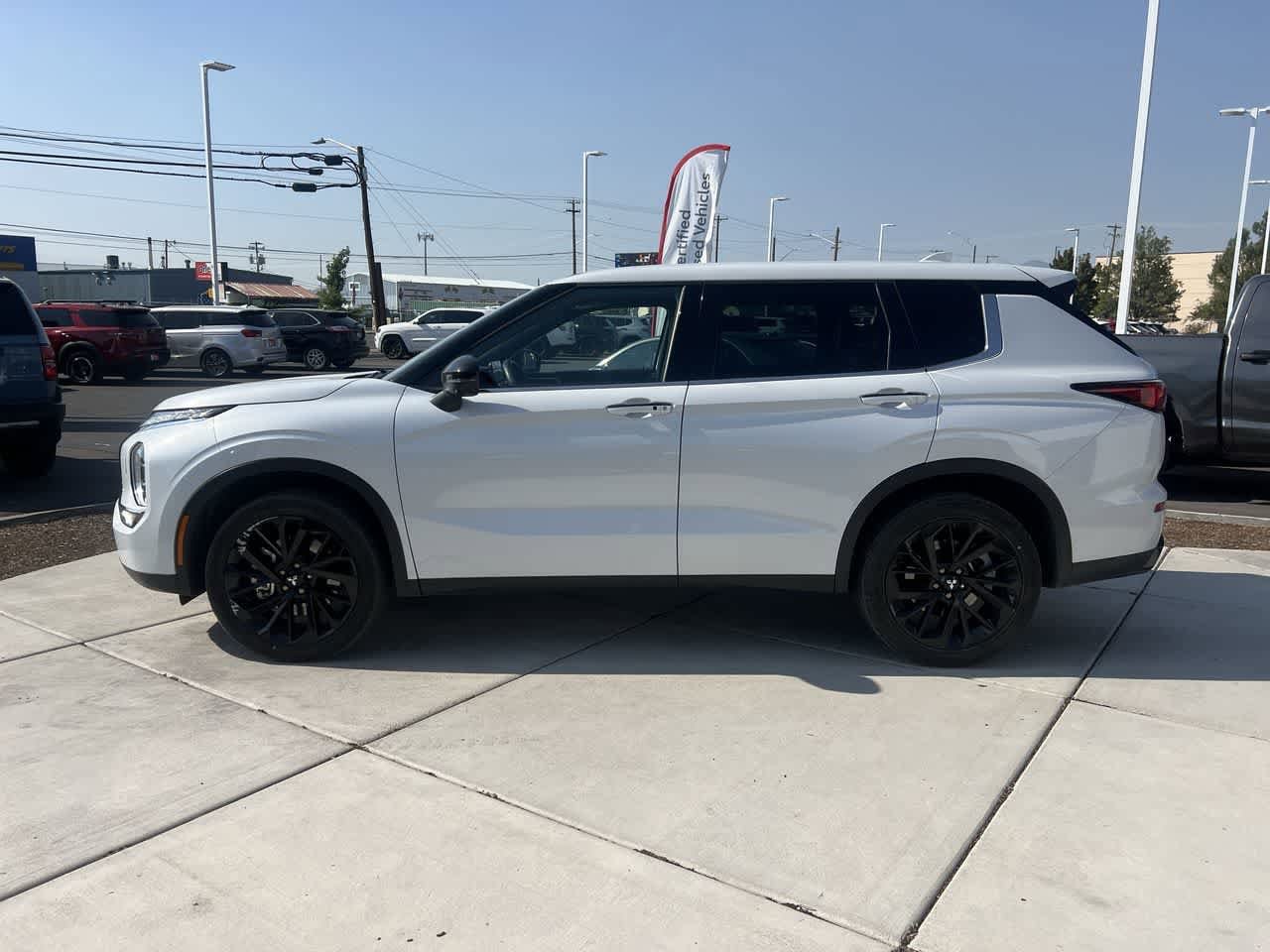 Used 2023 Mitsubishi Outlander SE with VIN JA4J4UA80PZ024433 for sale in Klamath Falls, OR