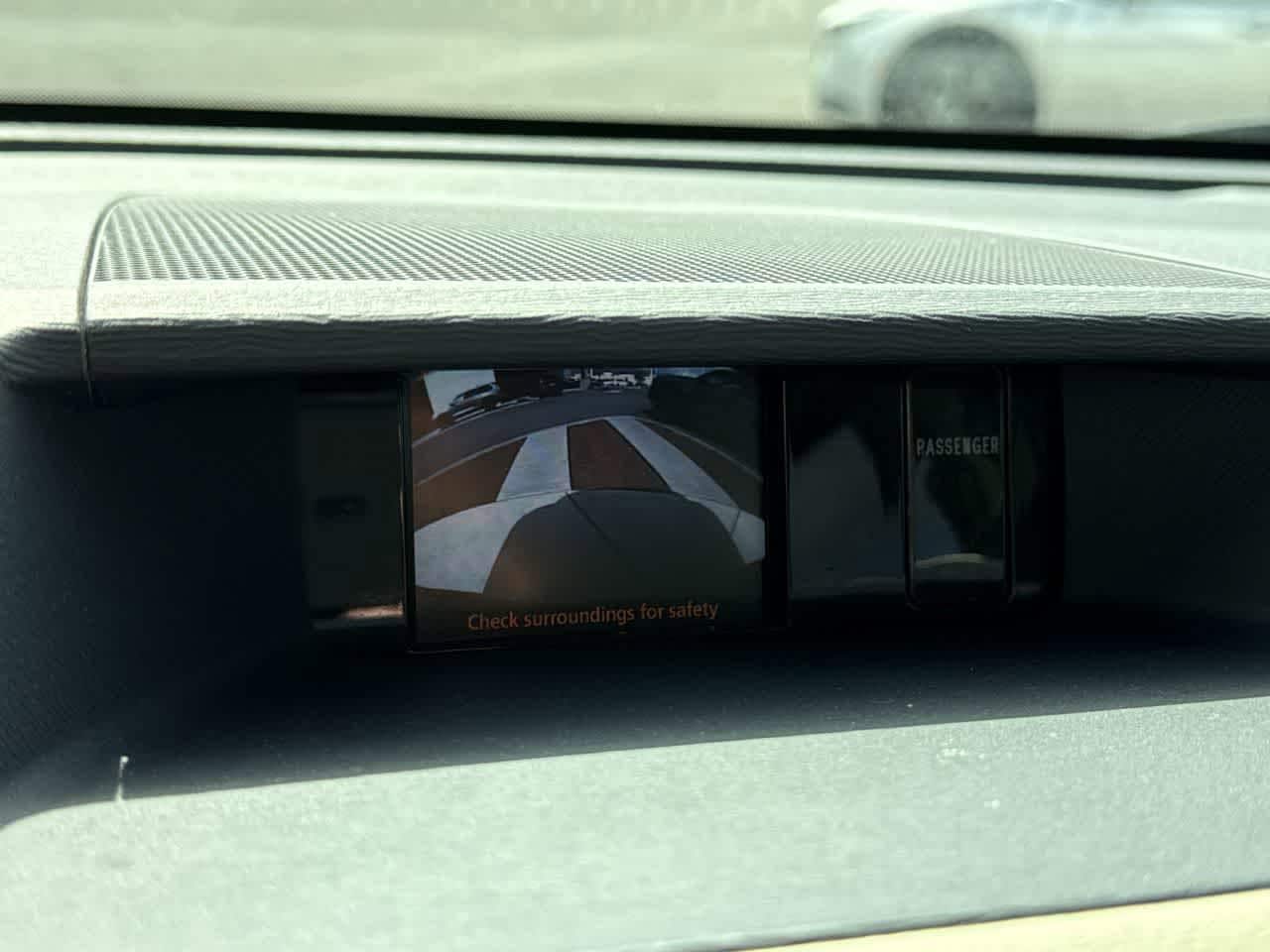 Thumbnail: 2012 Toyota Sienna - 20