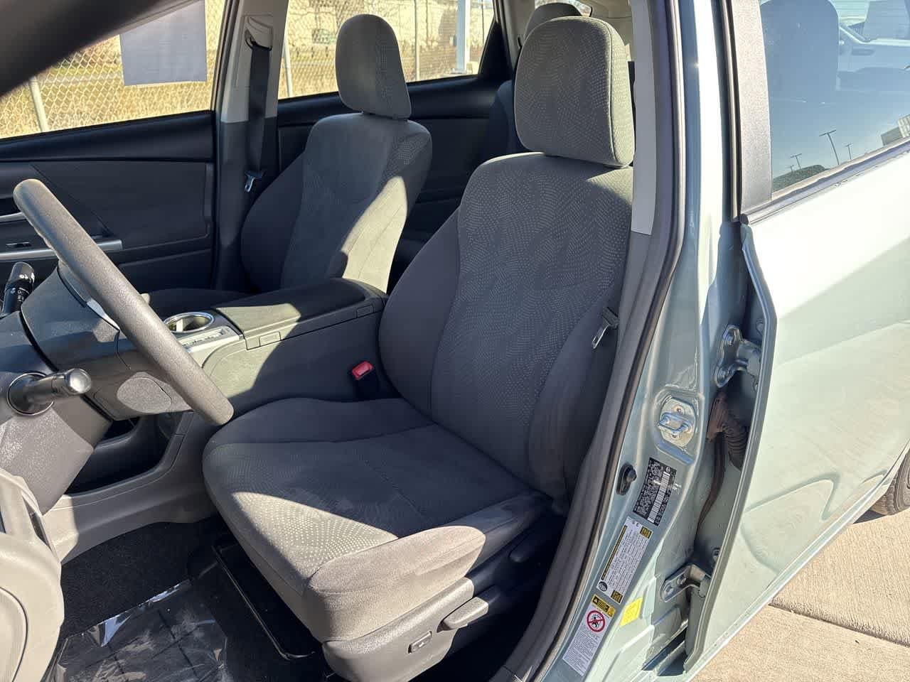 Thumbnail: 2013 Toyota Prius v - 11