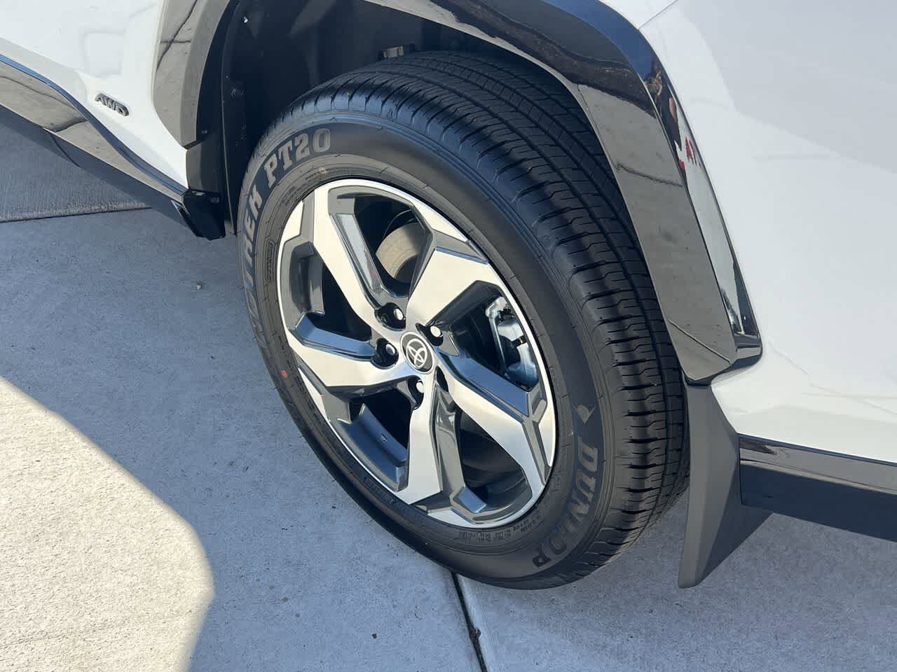 2024 Toyota RAV4 Prime SE 8