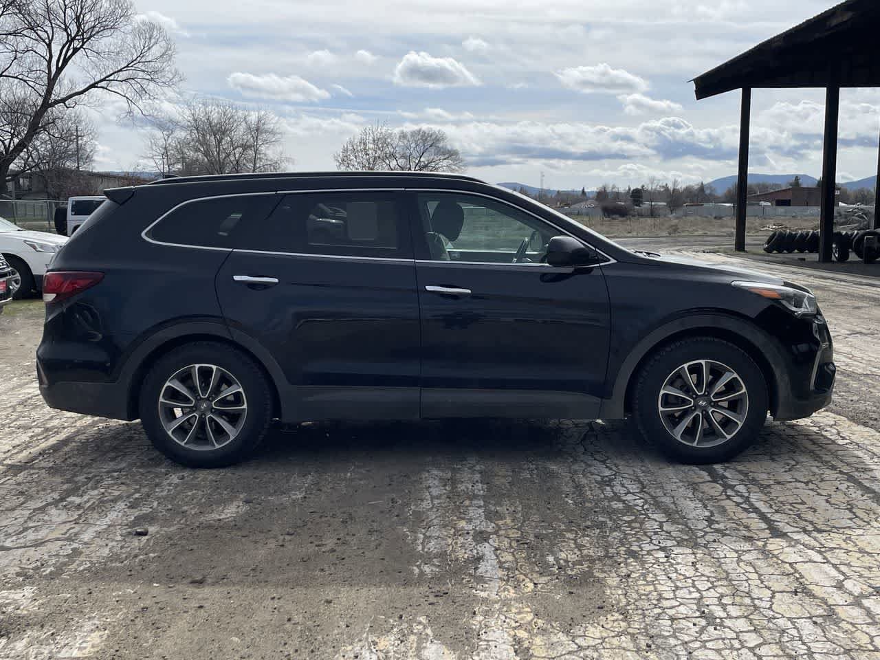 Thumbnail: 2017 Hyundai Santa Fe - 5