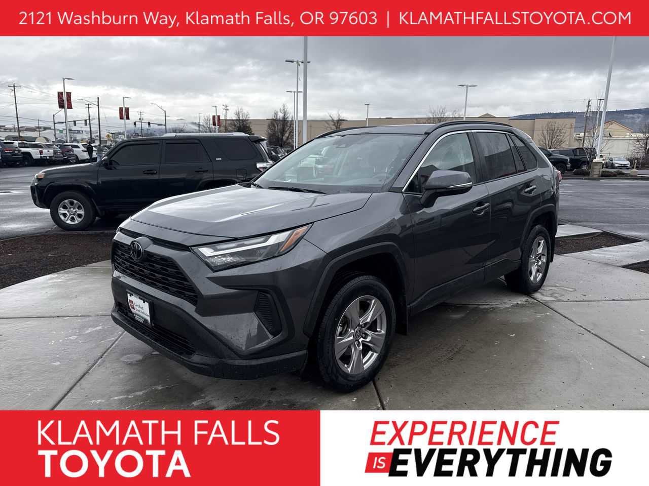 2023 Toyota RAV4 XLE's photo