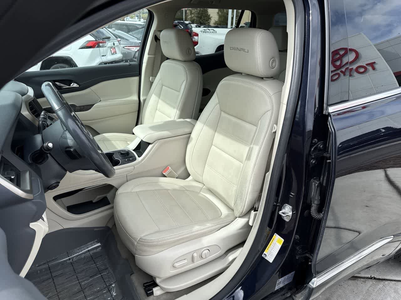 Thumbnail: 2022 GMC Acadia - 11