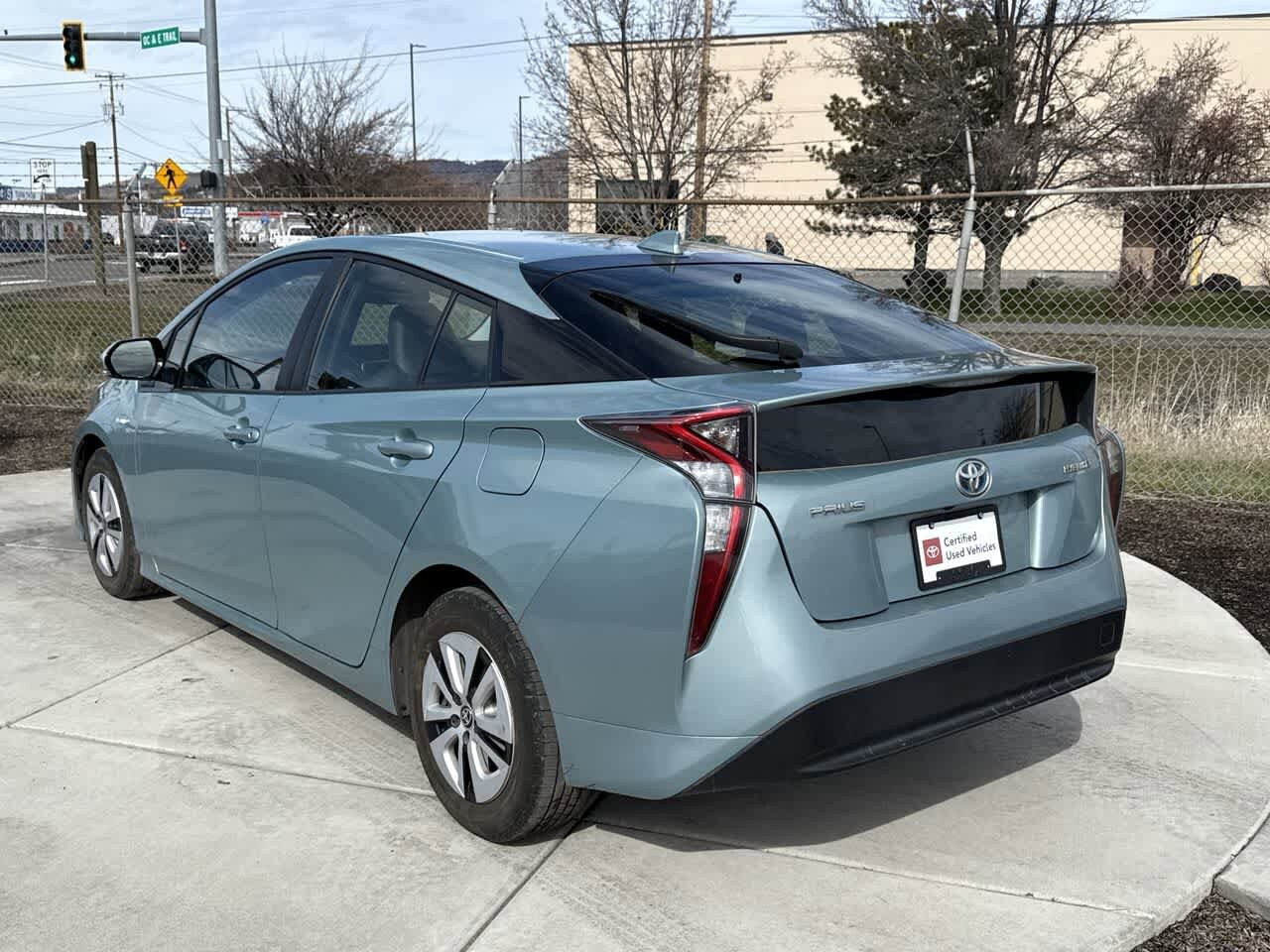 Thumbnail: 2017 Toyota Prius - 5