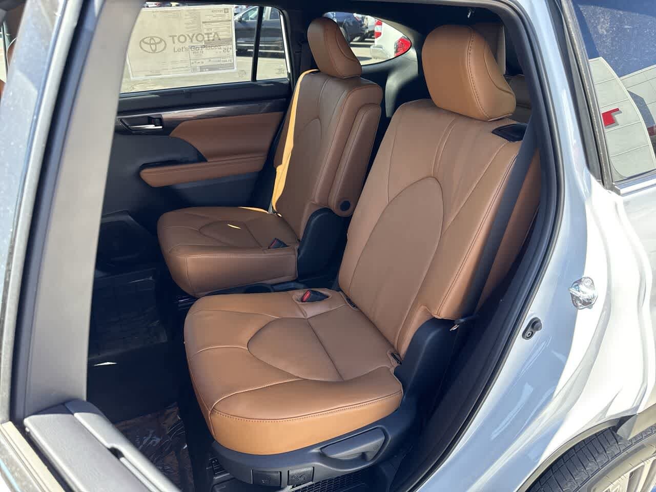 Thumbnail: 2026 Toyota Highlander - 12
