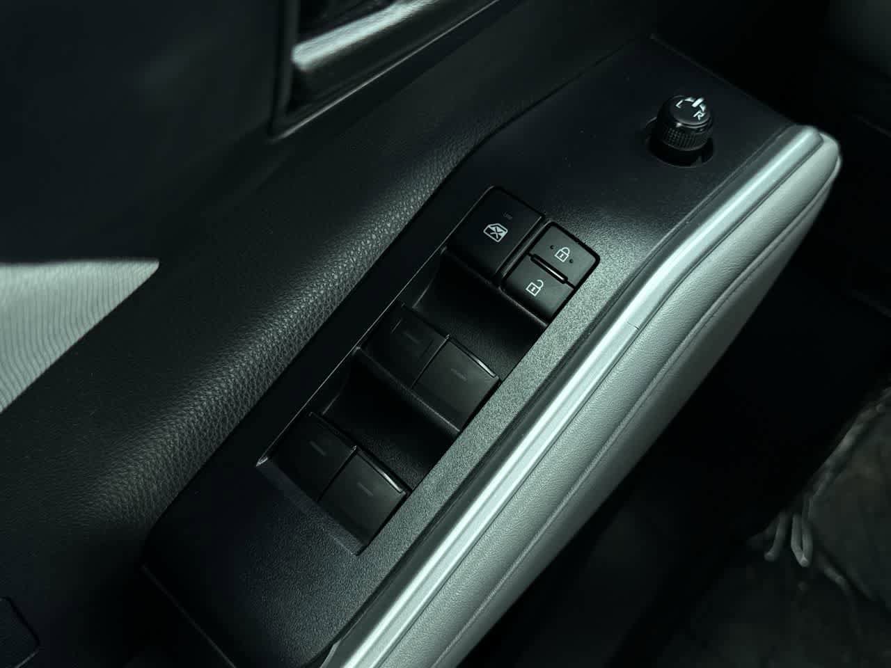 Thumbnail: 2021 Toyota Highlander - 23