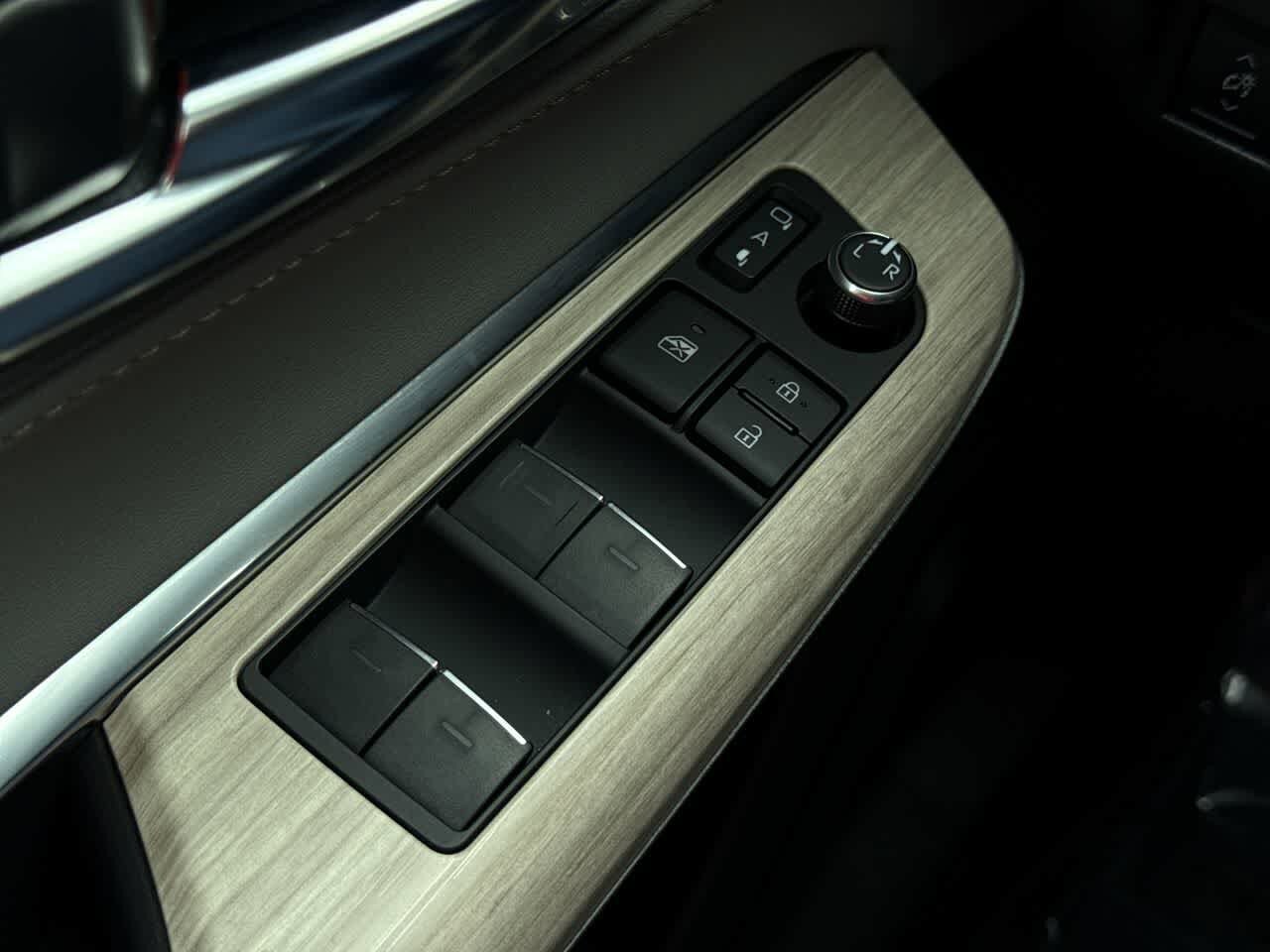 Thumbnail: 2024 Toyota Venza - 22