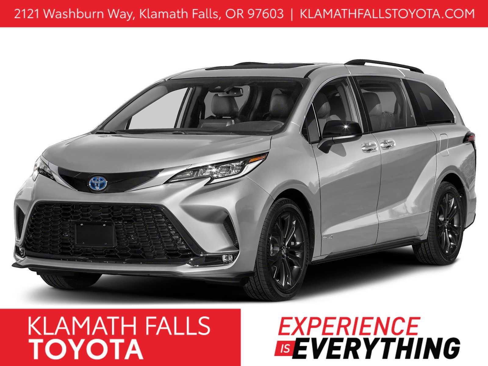 2022 Toyota Sienna XSE 7-Passenger Hybrid AWD's photo