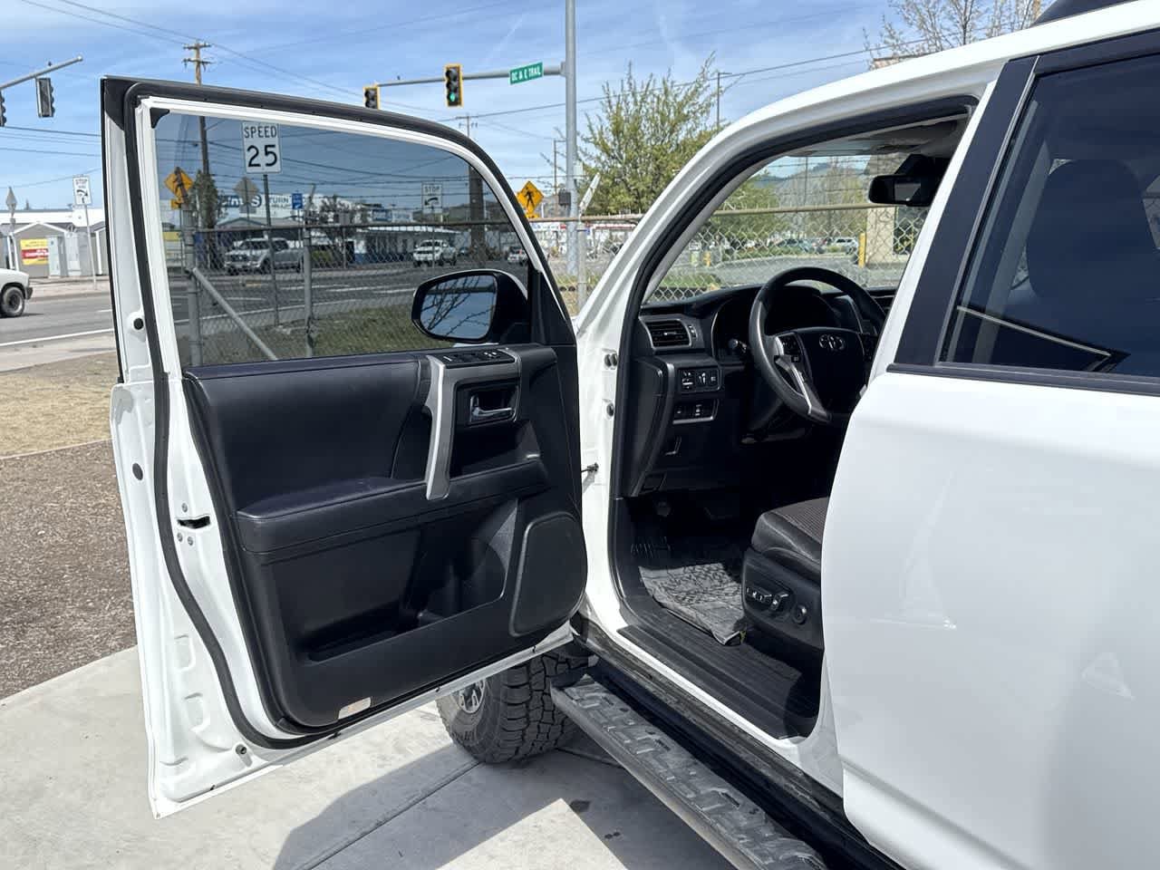 Thumbnail: 2021 Toyota 4Runner - 10