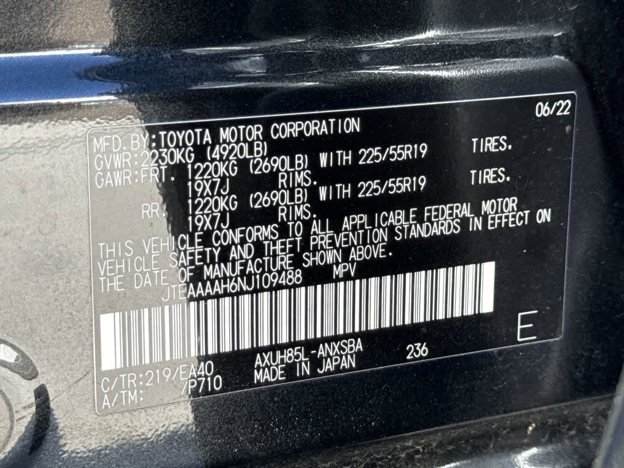 Thumbnail: 2022 Toyota Venza - 24