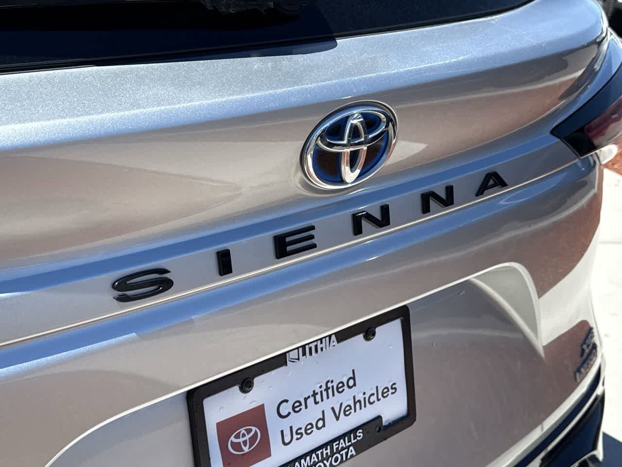 Thumbnail: 2022 Toyota Sienna - 9