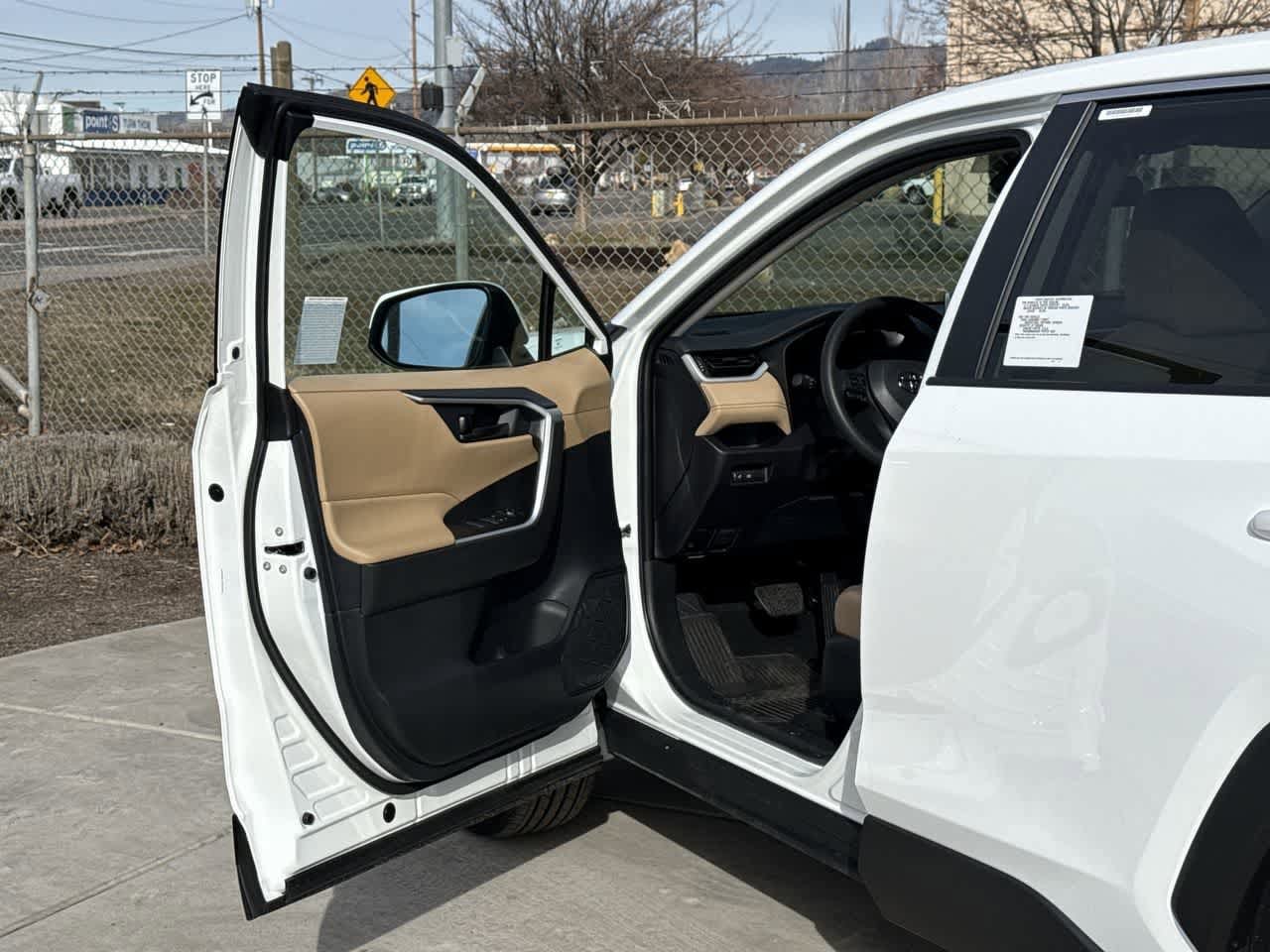 Thumbnail: 2025 Toyota RAV4 - 10