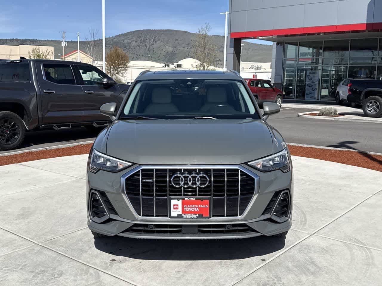 Thumbnail: 2021 Audi Q3 - 3